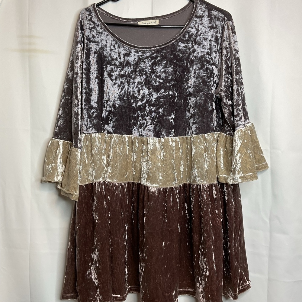 Indigo Soul large velvet tiered ruffle top brown gray and tan - Picture 11 of 11